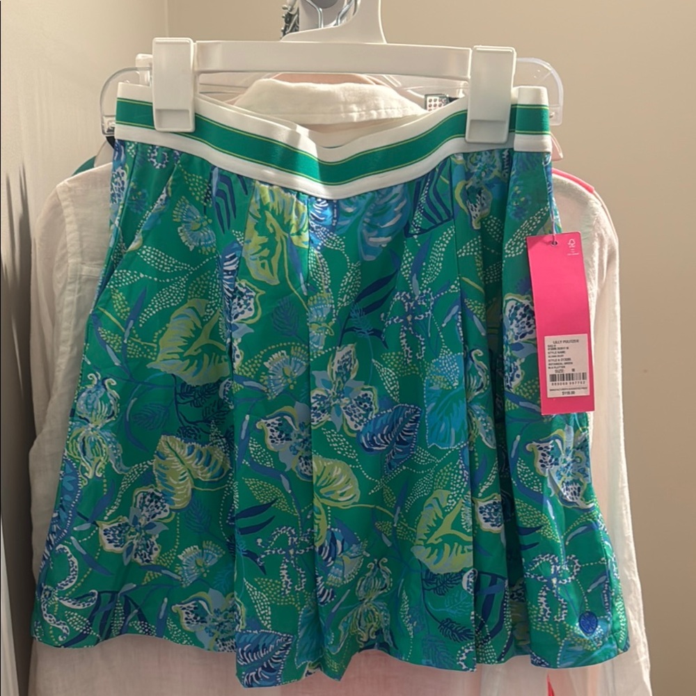 NWT Lilly Pulitzer luxletic silvana skort, botanical green In a Flutter. Size M